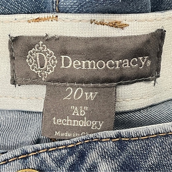 Democracy “Ab” Technology Light Wash Distressed Denim Jeans Size 20W - Picture 3 of 6